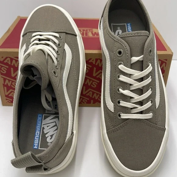 Vans WMNS Sentry Old Sko
Overland Trek
VN0A5KR3BLV
Sneakers - Picture 12 of 16